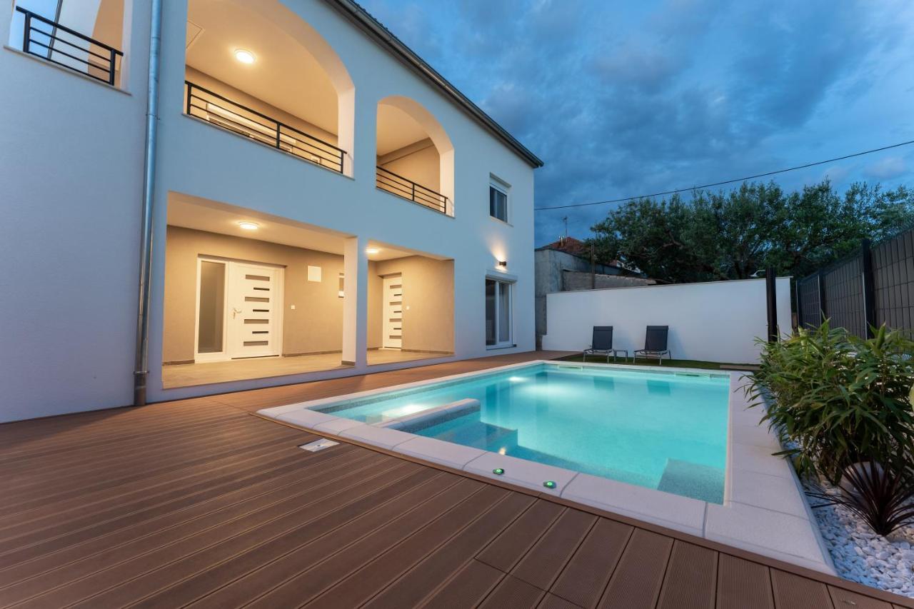 Bernie Apartments With A Pool Zadar Exterior photo